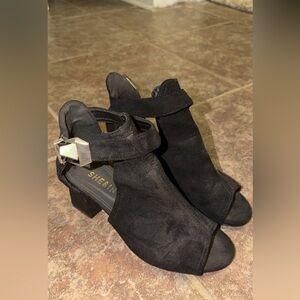 SHEIN Black Open-Toe Block Heel Sandals with Buckle